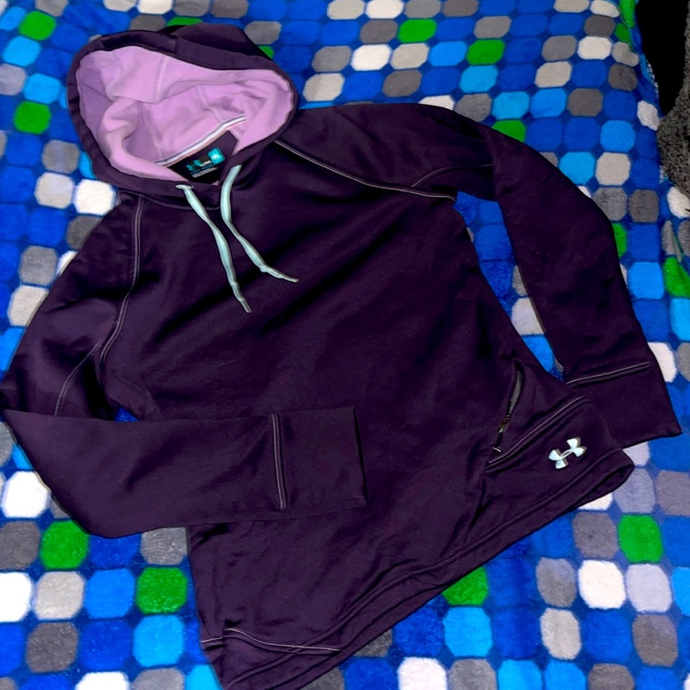 Girls Medium Under Armour Hoodie. Like new